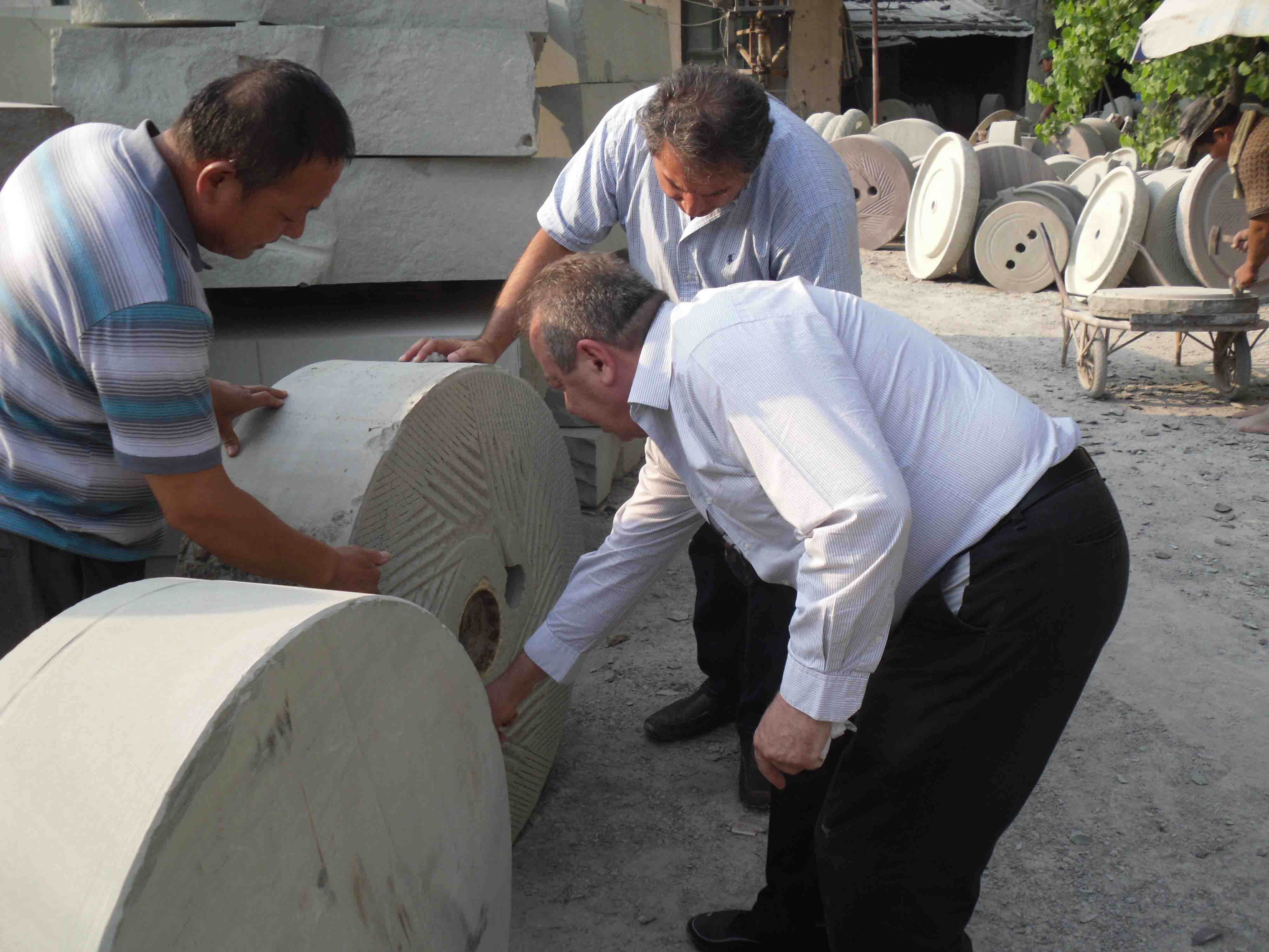 تاہینی پیسٹ مشین۔